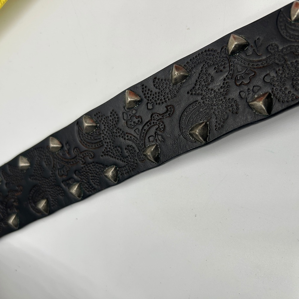 Guess Belt Mens 40 Black Good Leather Western Star Trophy Buckle Studded Paisley - Picture 4 of 6